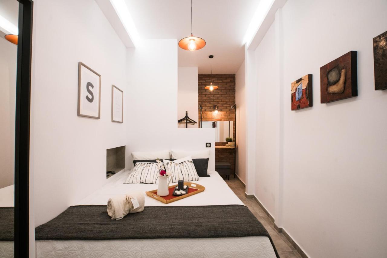 Athenian Living * Athens